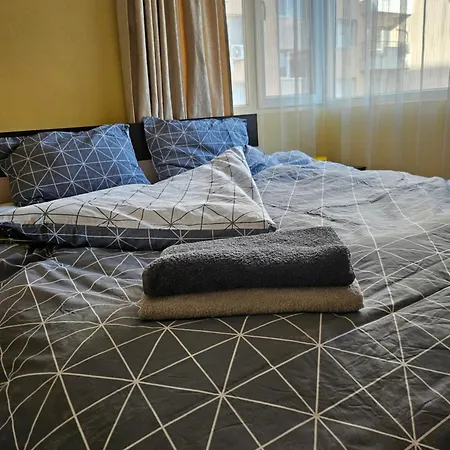 Boutique Yellow 1 Apartment