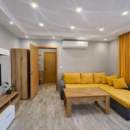 Boutique Yellow 1 Apartment