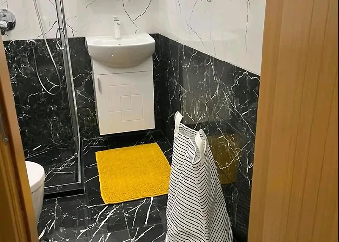 Boutique Yellow 1 Φιλιππούπολη